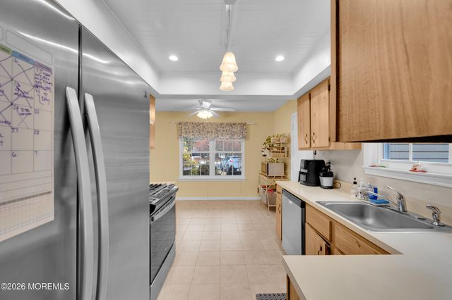 7 Deck Court, Howell, NJ 07731