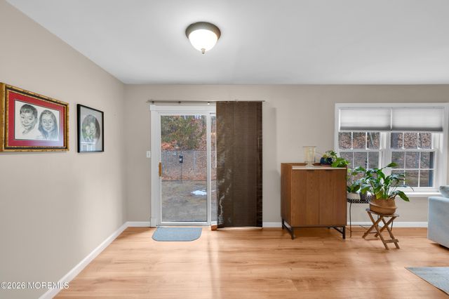 7 Deck Court, Howell, NJ 07731