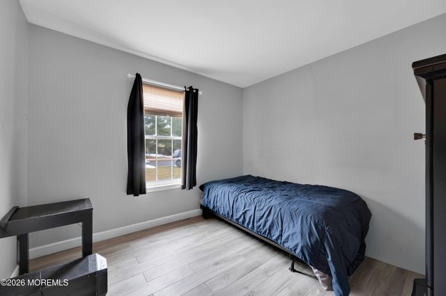 7 Deck Court, Howell, NJ 07731