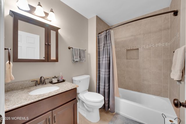 7 Deck Court, Howell, NJ 07731