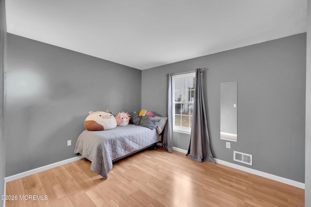 7 Deck Court, Howell, NJ 07731