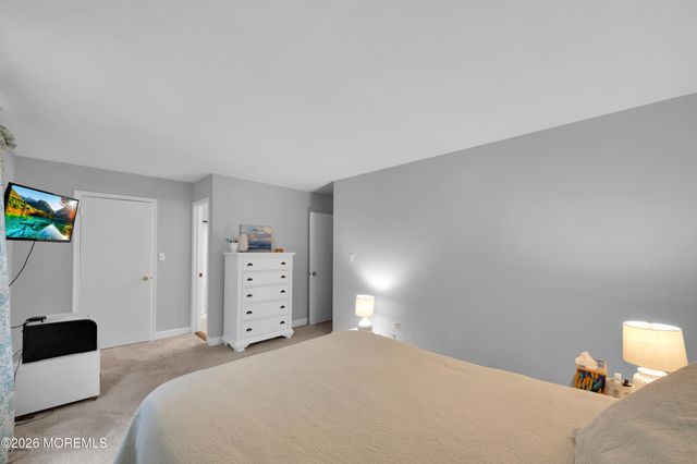 7 Deck Court, Howell, NJ 07731