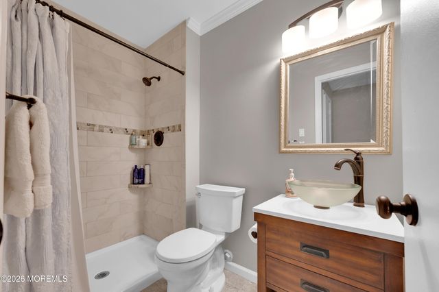 7 Deck Court, Howell, NJ 07731