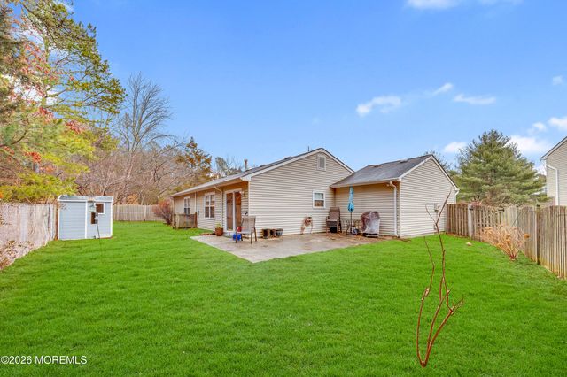 7 Deck Court, Howell, NJ 07731