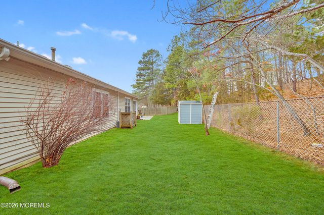 7 Deck Court, Howell, NJ 07731