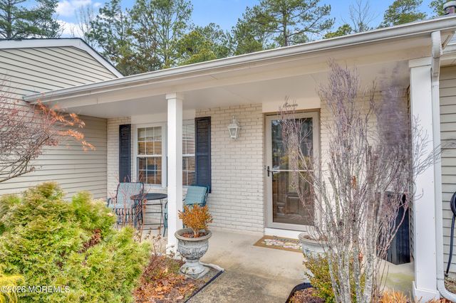 7 Deck Court, Howell, NJ 07731