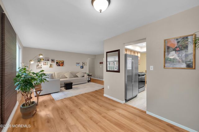 7 Deck Court, Howell, NJ 07731