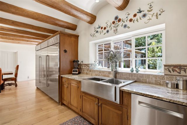 797 Camino Del Monte Sol, Santa Fe, NM 87505