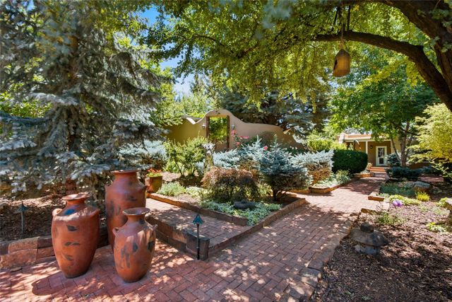 797 Camino Del Monte Sol, Santa Fe, NM 87505