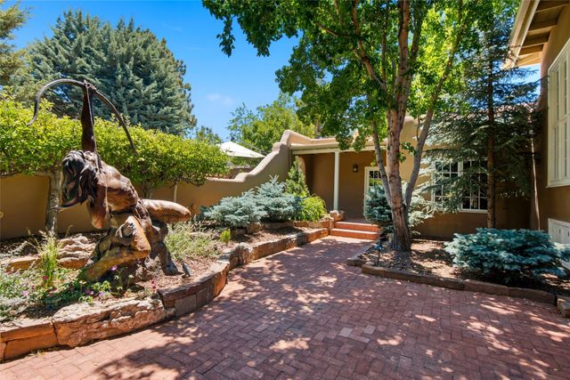 797 Camino Del Monte Sol, Santa Fe, NM 87505