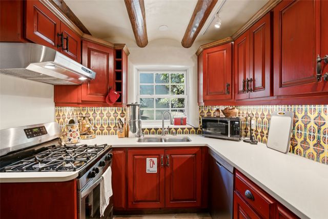 797 Camino Del Monte Sol, Santa Fe, NM 87505
