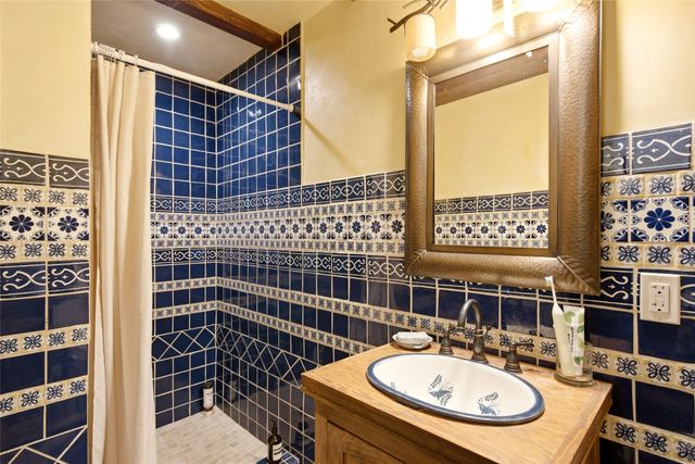 797 Camino Del Monte Sol, Santa Fe, NM 87505