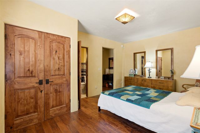 797 Camino Del Monte Sol, Santa Fe, NM 87505