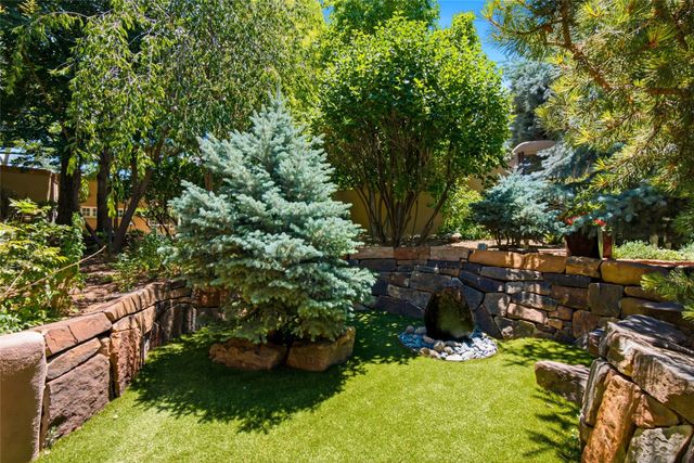 797 Camino Del Monte Sol, Santa Fe, NM 87505