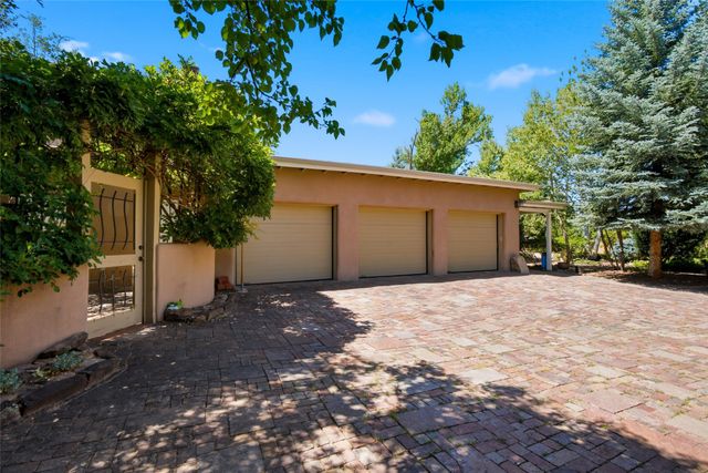 797 Camino Del Monte Sol, Santa Fe, NM 87505