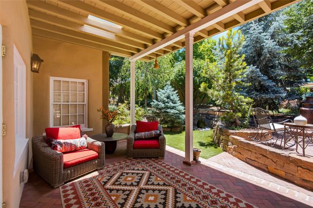 797 Camino Del Monte Sol, Santa Fe, NM 87505