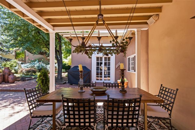 797 Camino Del Monte Sol, Santa Fe, NM 87505