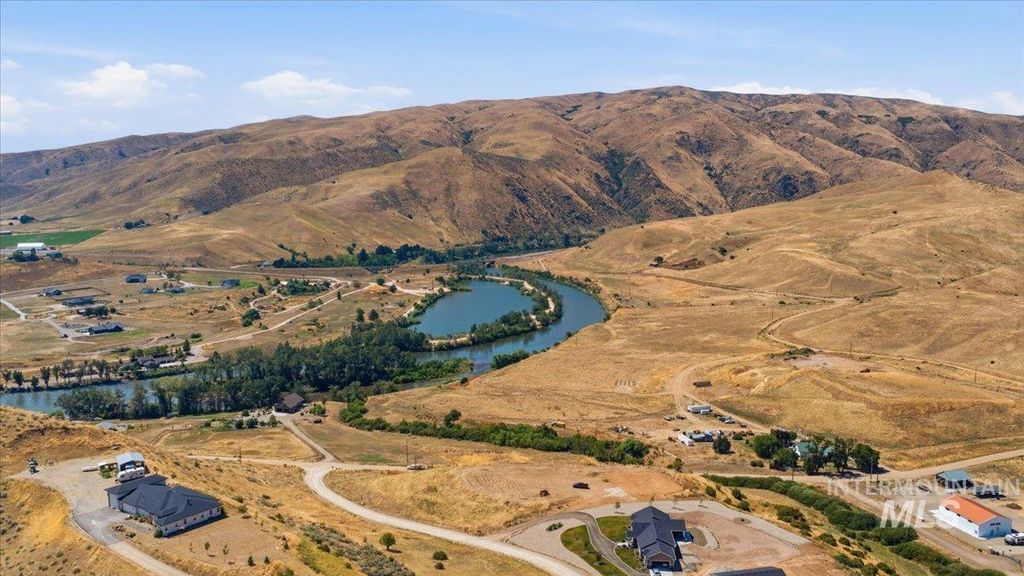 2 Calvin Dr, Horseshoe Bend, ID 83629 photo 2