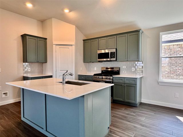 131 County Road 5102 B, Cleveland, TX 77327