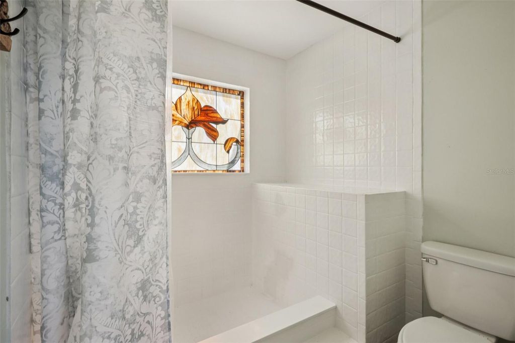 Image 15 of property listing at 4234 GOLF CLUB LANE, Tampa, FL 33618