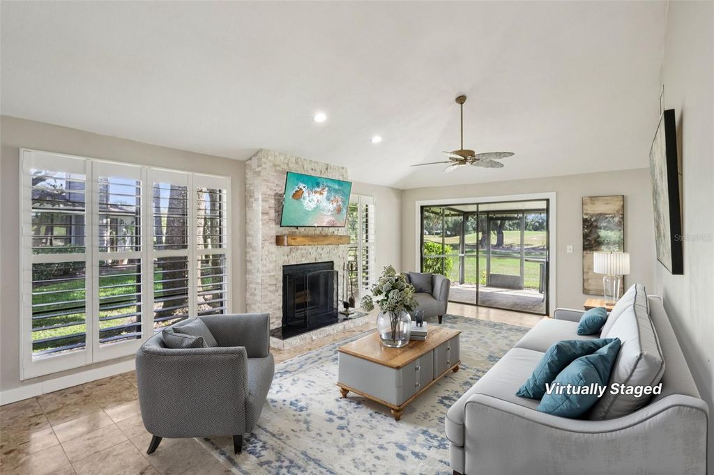 Image 4 of property listing at 4234 GOLF CLUB LANE, Tampa, FL 33618