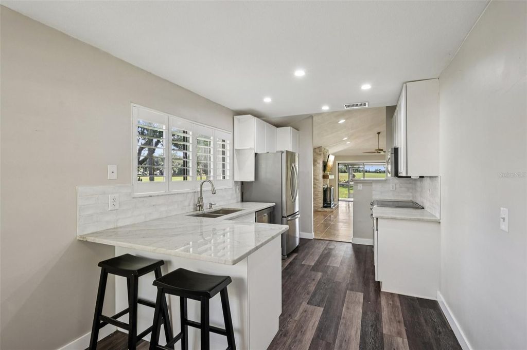 Image 7 of property listing at 4234 GOLF CLUB LANE, Tampa, FL 33618