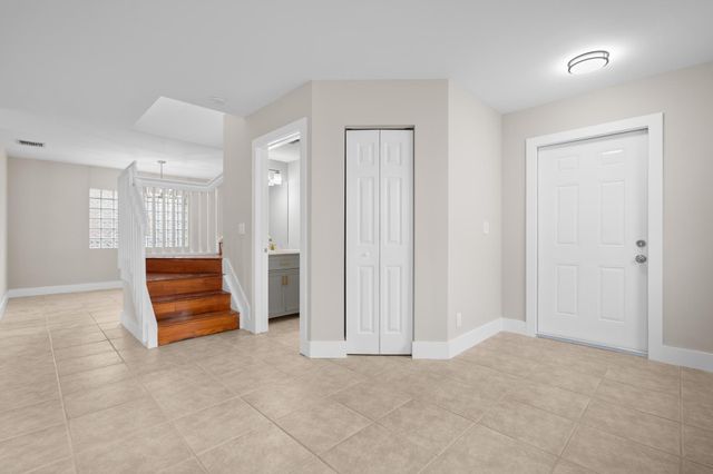 4250 NW 1st Place, Deerfield Beach, FL 33442