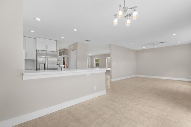 4250 NW 1st Place, Deerfield Beach, FL 33442