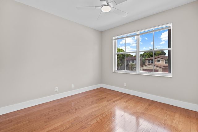 4250 NW 1st Place, Deerfield Beach, FL 33442