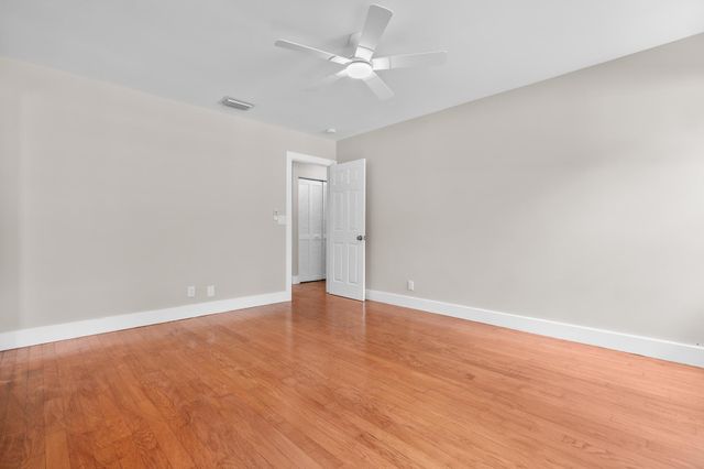 4250 NW 1st Place, Deerfield Beach, FL 33442