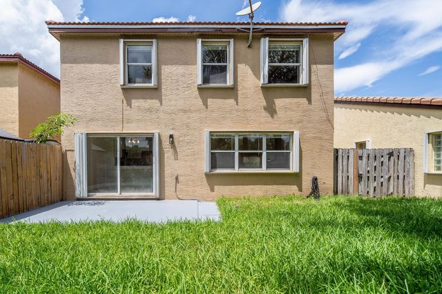 4250 NW 1st Place, Deerfield Beach, FL 33442