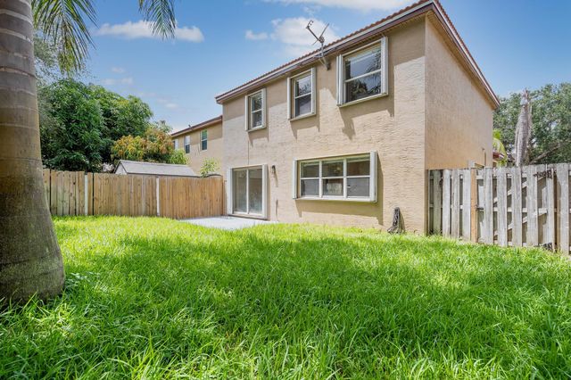 4250 NW 1st Place, Deerfield Beach, FL 33442