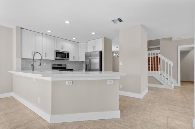 4250 NW 1st Place, Deerfield Beach, FL 33442