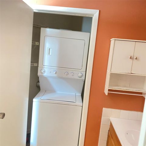 7901 Cambridge Street 36, Houston, TX 77054