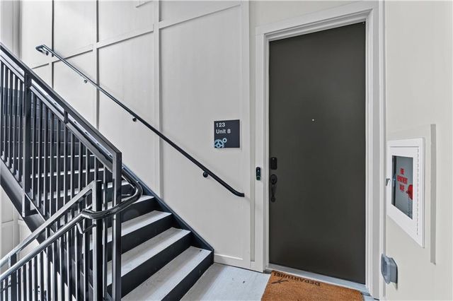 123 Beardon SE Circle 8, Atlanta, GA 30316