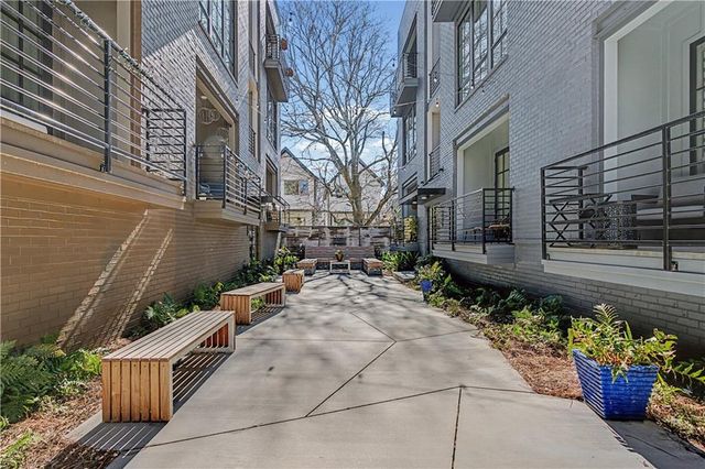 123 Beardon SE Circle 8, Atlanta, GA 30316