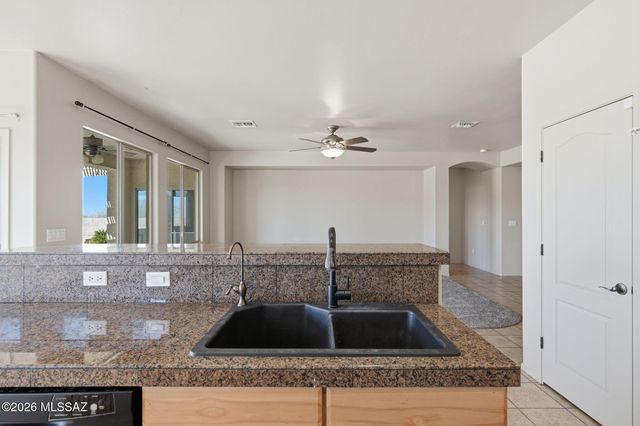 17540 S Indigo Crest Pass, Vail, AZ 85641