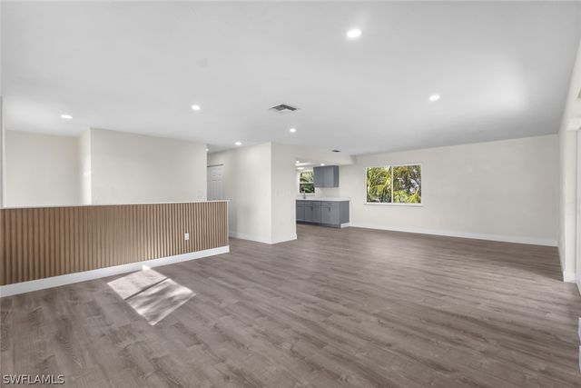 1284 Rainbow CT, Naples, FL 34110