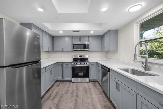 1284 Rainbow CT, Naples, FL 34110