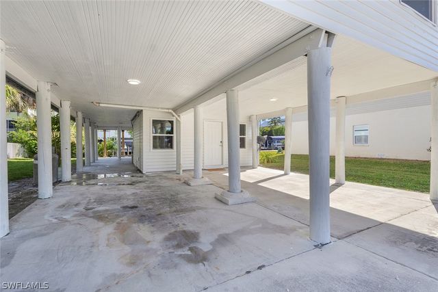 1284 Rainbow CT, Naples, FL 34110