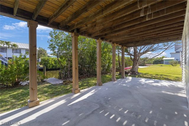 1284 Rainbow CT, Naples, FL 34110