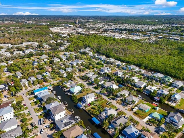 1284 Rainbow CT, Naples, FL 34110