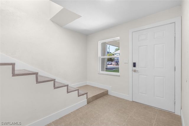 1284 Rainbow CT, Naples, FL 34110