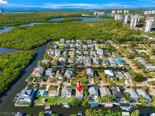 1284 Rainbow CT, Naples, FL 34110