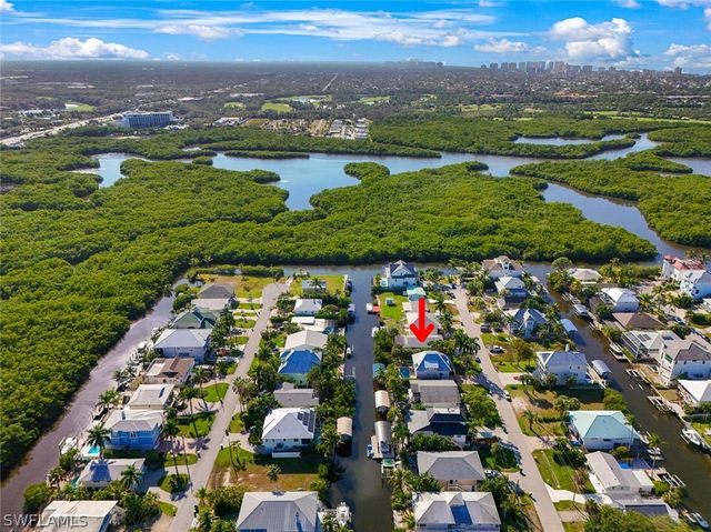 1284 Rainbow CT, Naples, FL 34110