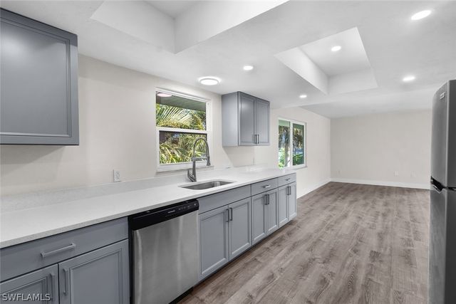 1284 Rainbow CT, Naples, FL 34110