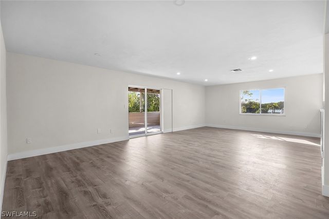 1284 Rainbow CT, Naples, FL 34110