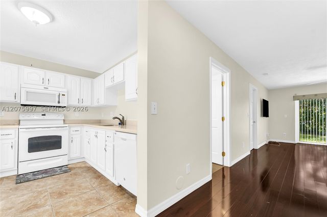 127 NW 108th Ave 643L, Pembroke Pines, FL 33026