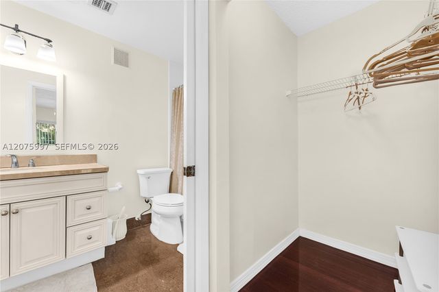 127 NW 108th Ave 643L, Pembroke Pines, FL 33026
