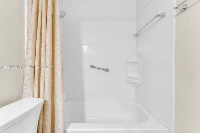 127 NW 108th Ave 643L, Pembroke Pines, FL 33026